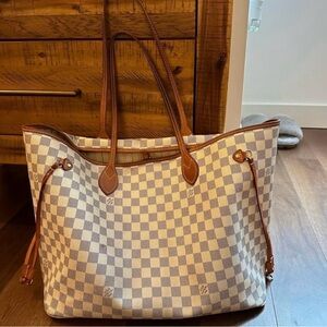 Checkered Tote Bag with Brown Accents